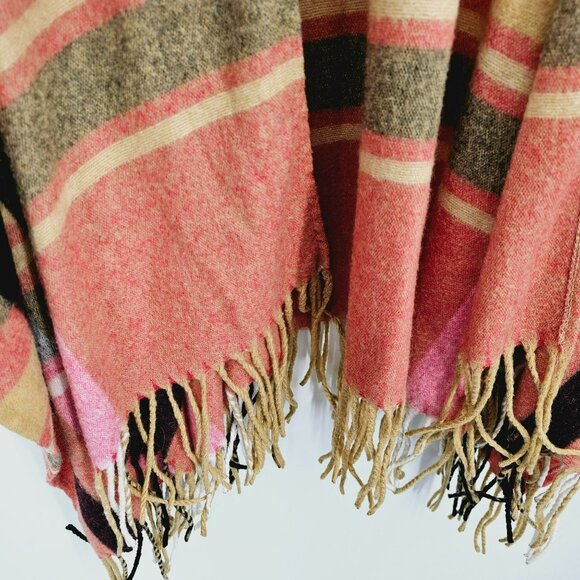 Woolrich Justine Plaid Shawl Poncho Wrap One Size Tan Red Black Fringe Trim Boho - Picture 4 of 8